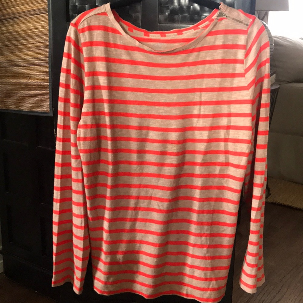 Super cute orange striped long sleeved LOFT top!😘